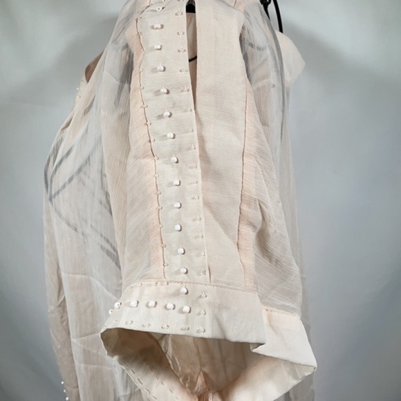 Runway | Sheer Cream Blouse - Picture 2 of 4